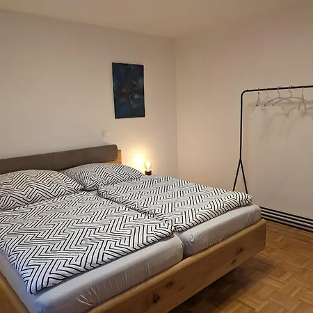 Sonnige Kunstwohnung Апартаменты *